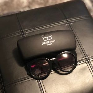 Cynthia Bailey Sunglasses Noelle Black.